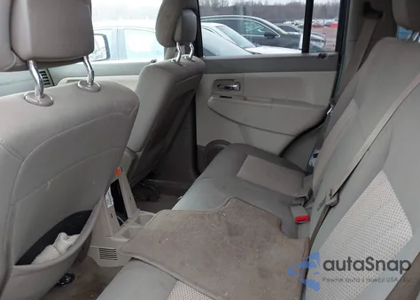 2010 Jeep Liberty Sport from USA, damaged, VIN 1J4PN2GK3AW122931